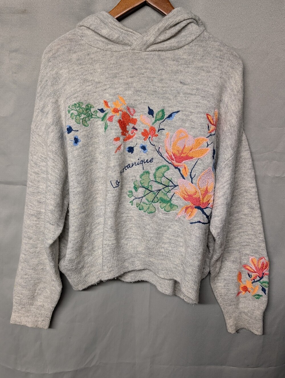 Floral Embroidered Gray Hoodie Wool Blend Sweater Size Medium